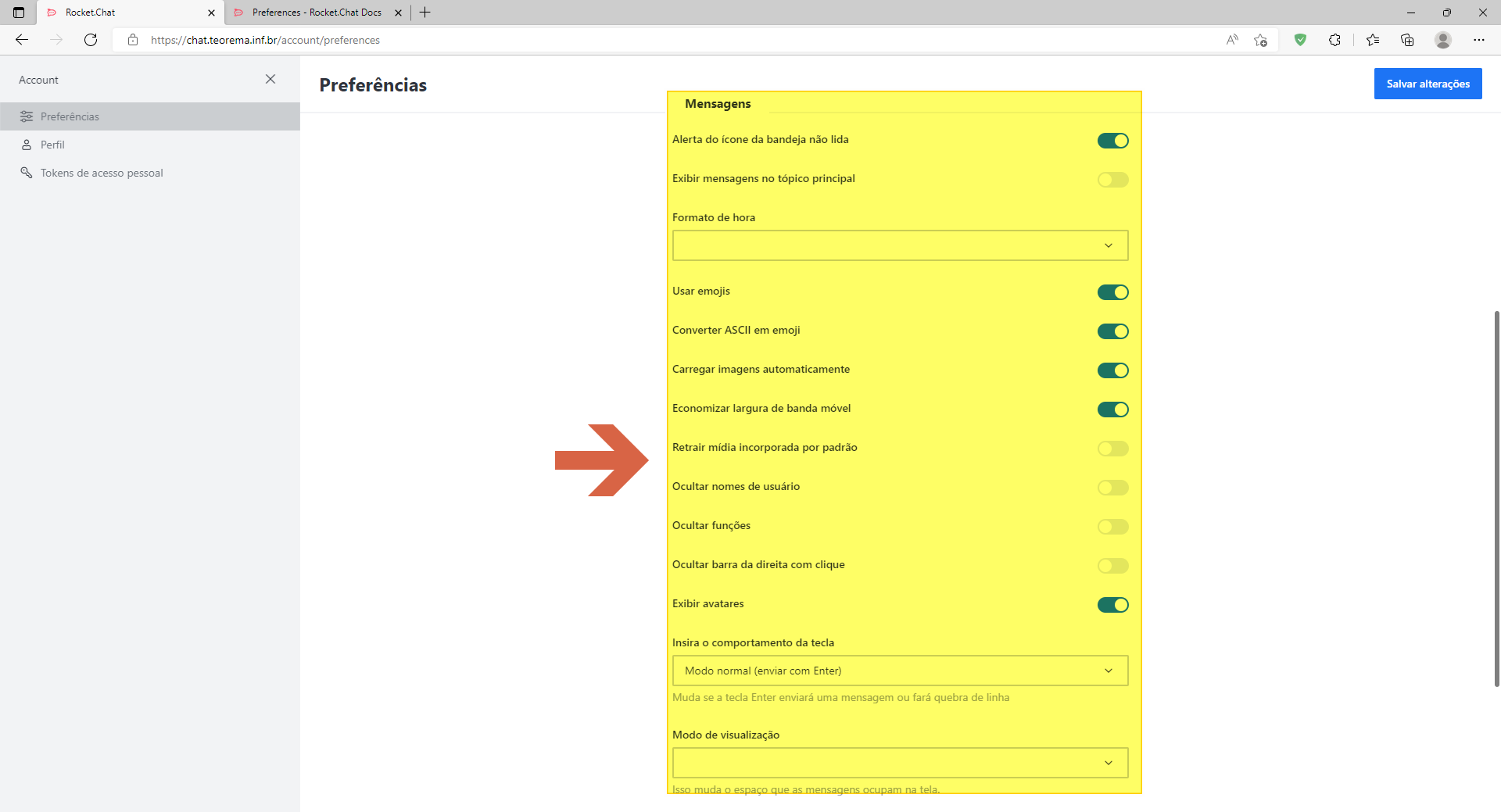 Seção Mensagens expandida nas Preferências com toggles: Alerta do ícone da bandeja não lida (ativado), Exibir mensagens no tópico principal, Formato de hora, Usar emojis (ativado), Converter ASCII em emoji (ativado), Carregar imagens automaticamente (ativado), Economizar largura de banda móvel (ativado), Retrair mídia incorporada por padrão, Ocultar nomes de usuário, Ocultar funções, Ocultar barra da direita com clique, Exibir avatares (ativado); dropdown "Insira o comportamento da tecla" em "Modo normal (enviar com Enter)" e dropdown Modo de visualização