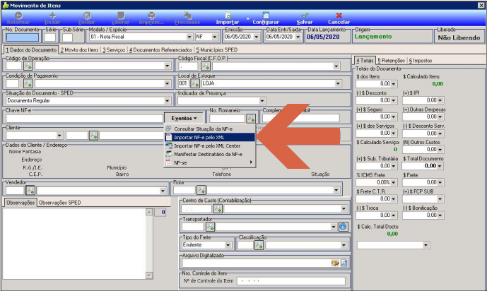 Tela Movimento de Itens com menu Eventos aberto e seta vermelha apontando para a opção Importar NF-e pelo XML