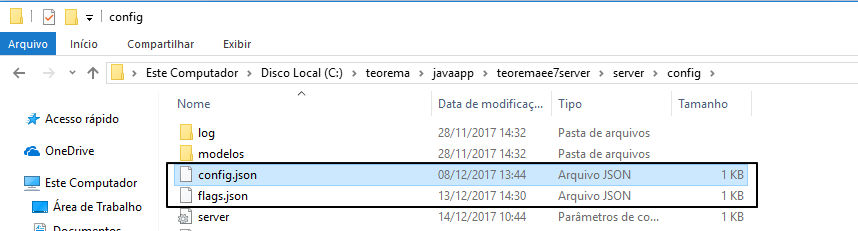 Windows Explorer mostrando o caminho C:\teorema\javaapp\teoremaee7server\server\config com os arquivos config.json (08/12/2017) e flags.json (13/12/2017) destacados