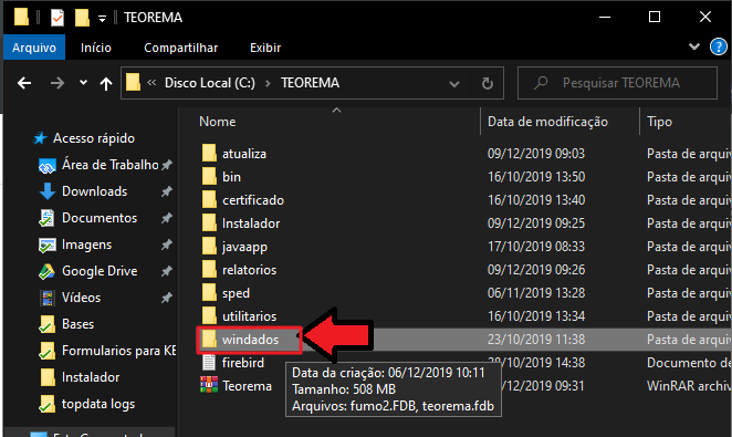 Windows Explorer — pasta C:\TEOREMA exibindo subpastas: atualiza, bin, certificado, Instalador, javaapp, relatorios, sped, utilitarios, windados (em destaque), além dos arquivos firebird e Teorema (WinRAR)