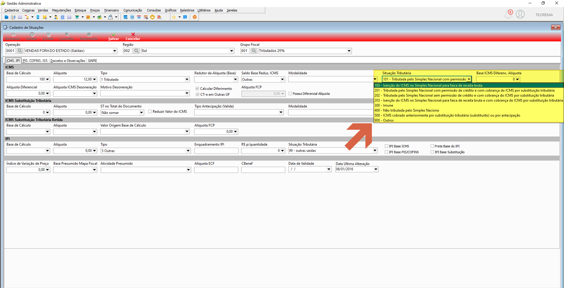Cadastro de Situações — campo Situação Tributária com dropdown aberto exibindo os códigos CSOSN: 101 - Tributada pelo Simples Nacional com permissão, 103 - Isenção do ICMS no Simples Nacional para faixa de receita bruta, 201, 202, 203, 300 - Imune, 400 - Não tributada pelo Simples Nacional, 500 - ICMS cobrado anteriormente por substituição tributária, 900 - Outros