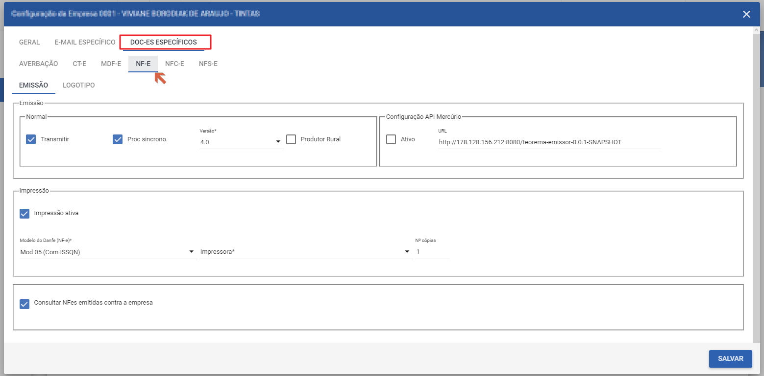 Configuração da Empresa — aba DOC-ES ESPECÍFICOS, sub-aba NF-E, sub-aba EMISSÃO; seção Normal com checkboxes "Transmitir" e "Proc sincrono." marcados, campo Versão = 4.0; seção Impressão com "Impressão ativa" marcada, Modelo do Danfe "Mod 05 (Com ISSQN)", campo Impressora e Nº cópias = 1; checkbox "Consultar NFes emitidas contra a empresa" marcado