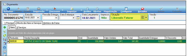 Tela Orçamento com documento 0000051574, emissão 18.02.2021, campo Situação definido como Liberado Faturar. Aba 1 Itens e Serviços exibe item 000930 - CAP PVC ESGOTO SR 50MM TIGRE, Quantidade 100,000 PC, Valor Unitário 3,41, Valor Total 341,00