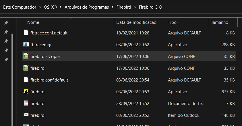 Explorador de arquivos em C:\Arquivos de Programas\Firebird\Firebird_3_0 mostrando o arquivo firebird - Copia (Arquivo CONF, 35 KB) ao lado do firebird original, confirmando que o backup foi criado