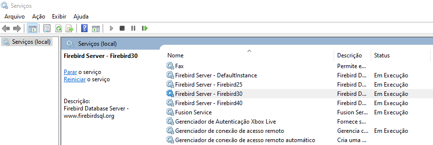 Gerenciador de Serviços do Windows com Firebird Server — Firebird30 selecionado e com status Em Execução; lista mostra também Firebird Server — DefaultInstance, Firebird25 e Firebird40 em execução; painel lateral exibe links Parar o serviço e Reiniciar o serviço