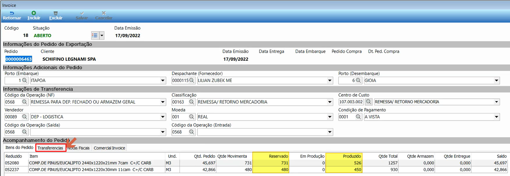 Tela Invoice — Pedido de Exportação com campos preenchidos: Pedido 18 — SCHIFINO LEGNAMI SPA; seção Acompanhamento do Pedido com as abas Itens do Pedido, Transferências, Notas Fiscais e Comercial Invoice; a aba Transferências está ativa exibindo colunas Status, Transferência, Nota Fiscal, Dt. Emissão e Armazém