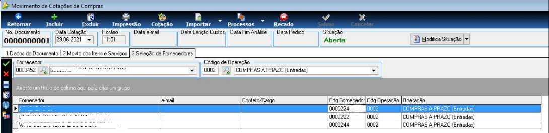 Tela Movimento de Cotações de Compras na aba 3 Seleção de Fornecedores com campo Fornecedor, Código de Operação preenchido com 0002 COMPRAS A PRAZO (Entradas) e lista de fornecedores vinculados à cotação