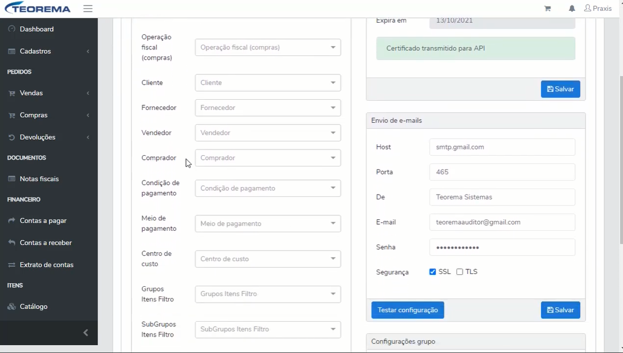 Tela de Configurações da empresa, aba "Dados padrões", com campos como Operação fiscal (compras), Cliente, Fornecedor, Vendedor, Comprador, Condição de pagamento, Meio de pagamento e Centro de custo; à direita, a seção "Envio de e-mails" com Host, Porta, De, E-mail, Senha e opções SSL/TLS.