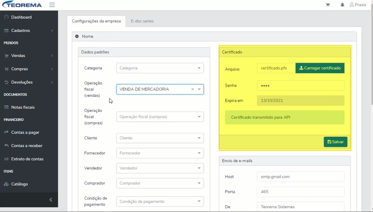 Tela de Configurações da empresa com a seção "Certificado" destacada, contendo os campos Arquivo, Senha, "Expira em" e a mensagem "Certificado transmitido para API", além do botão "Carregar certificado" e do botão "Salvar".