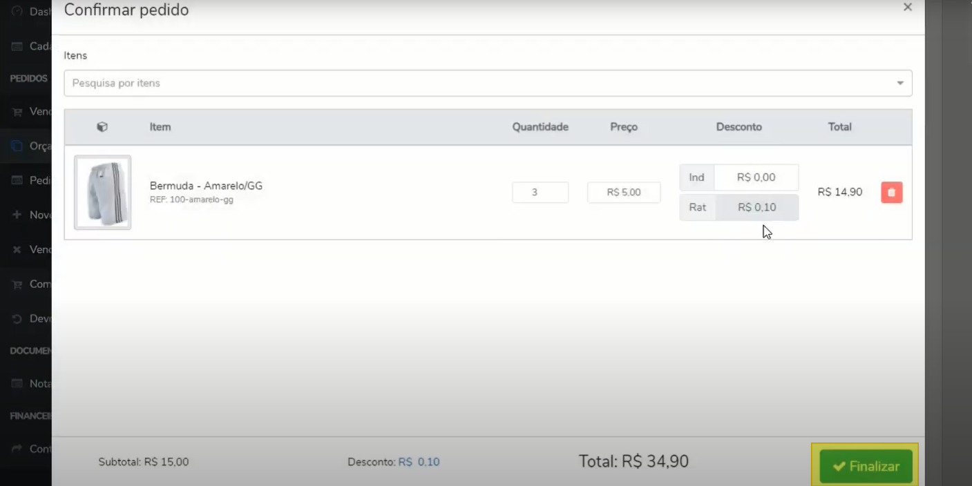 Janela "Confirmar pedido" com a listagem de itens (Bermuda - Amarelo/GG), os campos Quantidade, Preço e Desconto, os totais (Subtotal, Desconto e Total) e o botão "Finalizar" destacado.