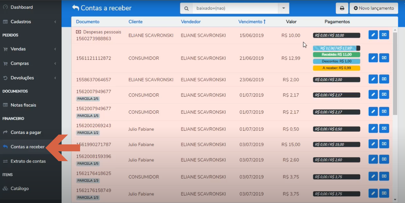 Tela de Contas a receber com a listagem de documentos (colunas Documento, Cliente, Vendedor, Vencimento, Valor e Pagamentos) e os status de pagamento coloridos.