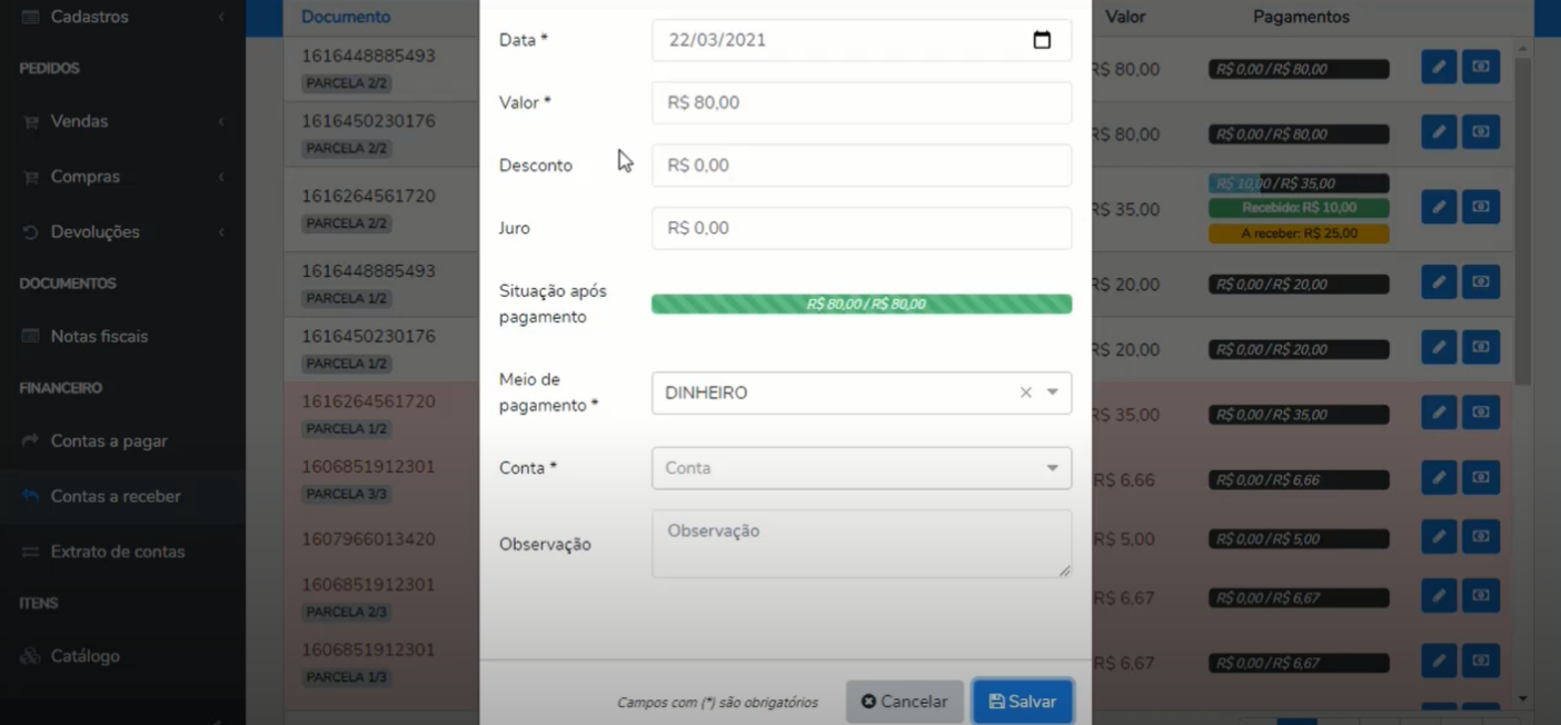 Janela de recebimento com os campos Data, Valor, Desconto, Juro, "Situação após pagamento", "Meio de pagamento", Conta e Observação, além dos botões "Cancelar" e "Salvar".