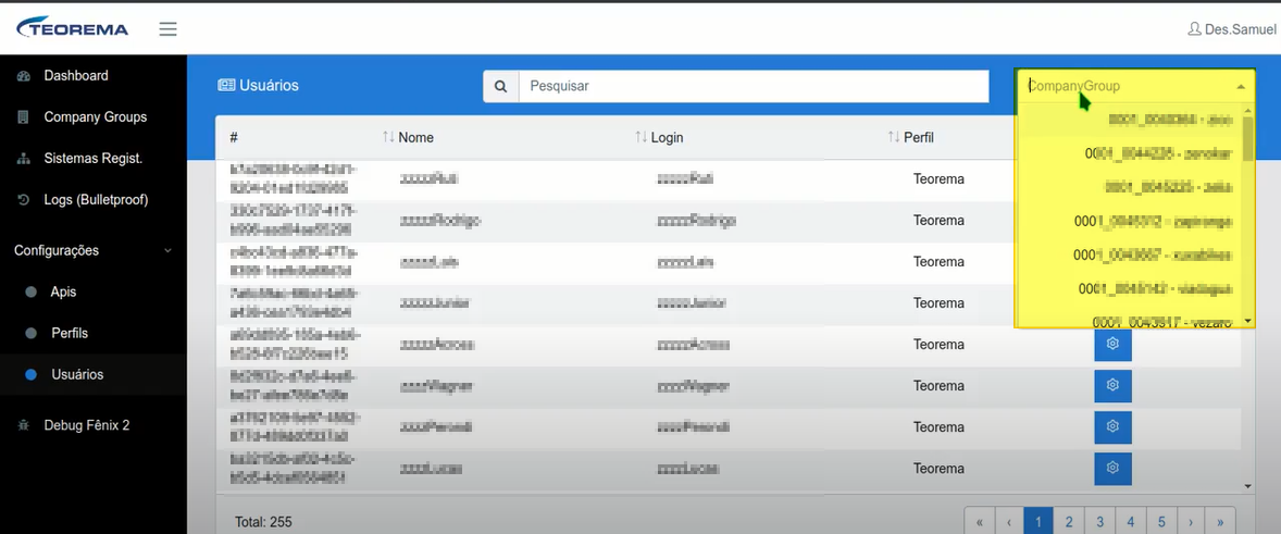 Tela Usuários com dropdown CompanyGroup aberto exibindo opções de company groups disponíveis
