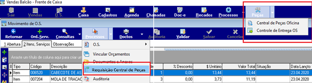 Vendas Balcão – Frente de Caixa com O.S. aberta; menu Processos expandido destacando a opção "Requisição Central de Peças"; menu Peças à direita exibe "Central de Peças Oficina" e "Controle de Entrega OS"; grid da O.S. lista itens como "CABECOTE DE AS..." (reduzido 006520) e "MOLA DE TRACAC..." (007204)