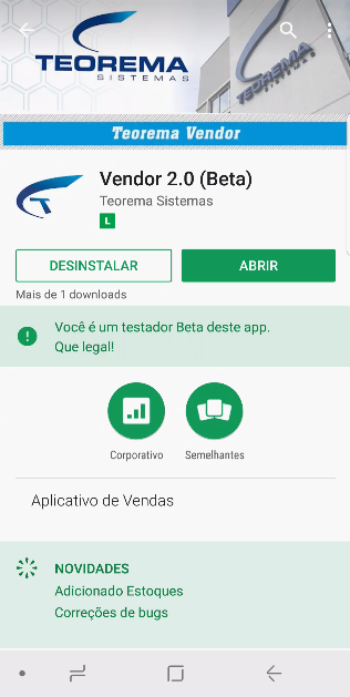 Página do Vendor 2.0 (Beta) na Play Store com botões DESINSTALAR e ABRIR, seção NOVIDADES listando "Adicionado Estoques" e "Correções de bugs"