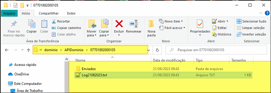 Windows Explorer exibindo a pasta APIDominio com subpasta "Enviados" e arquivo "Log21082023.txt" gerados após o envio