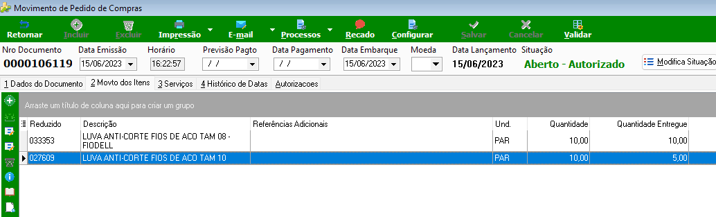 Aba "2 Movto dos Itens" do pedido 0000106119 após lançamento parcial: item 033353 com quantidade 10,00 e quantidade entregue 10,00; item 027609 destacado com quantidade 10,00 e quantidade entregue 5,00