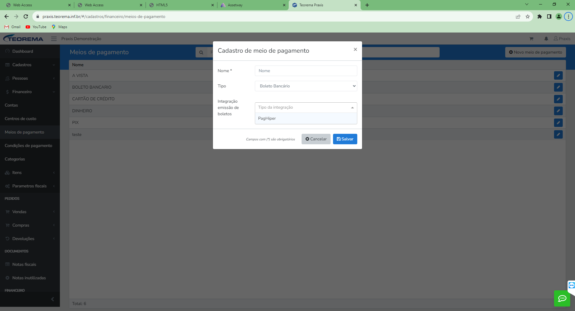 Modal Cadastro de meio de pagamento com Tipo "Boleto Bancário" e dropdown de Integração emissão de boletos exibindo a opção PagHiper