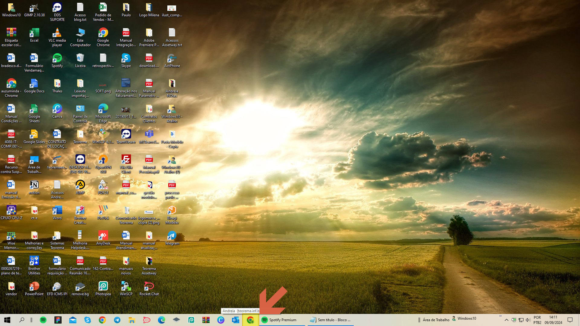 Desktop Windows com seta apontando para ícone Internet Teorema na barra de tarefas