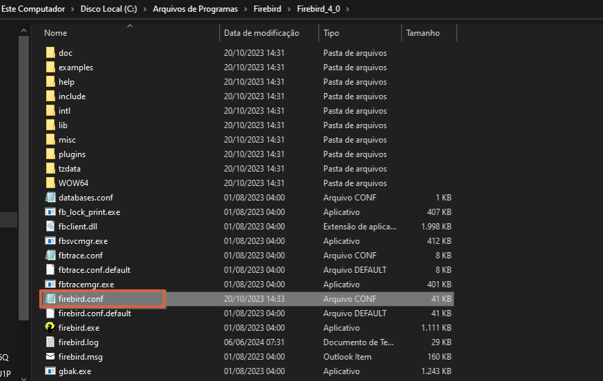 Explorador de arquivos exibindo o diretório C:\Arquivos de Programas\Firebird\Firebird_4.0 com o arquivo firebird.conf selecionado