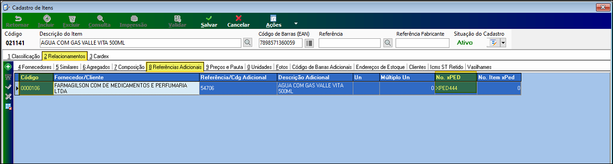 Tela Cadastro de Itens do item 021141 - AGUA COM GAS VALLE VITA 500ML. Aba 8 Referências Adicionais exibindo linha com fornecedor FARMAGILSON COM DE MEDICAMENTOS E PERFUMARIA LTDA, referência 54706, descrição AGUA COM GAS VALLE VITA 500ML, e campo No. xPED preenchido com XPED444.