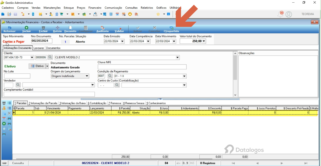 Tela Movimentação Financeira com aba Ctrpartida selecionada, tipo movimento Contas a Pagar, documento Adiantamento Gerado, cliente CLIENTE MODELO 2, parcela de R$ 250,00 com situação Aberto e seta indicando o botão Ctrpartida