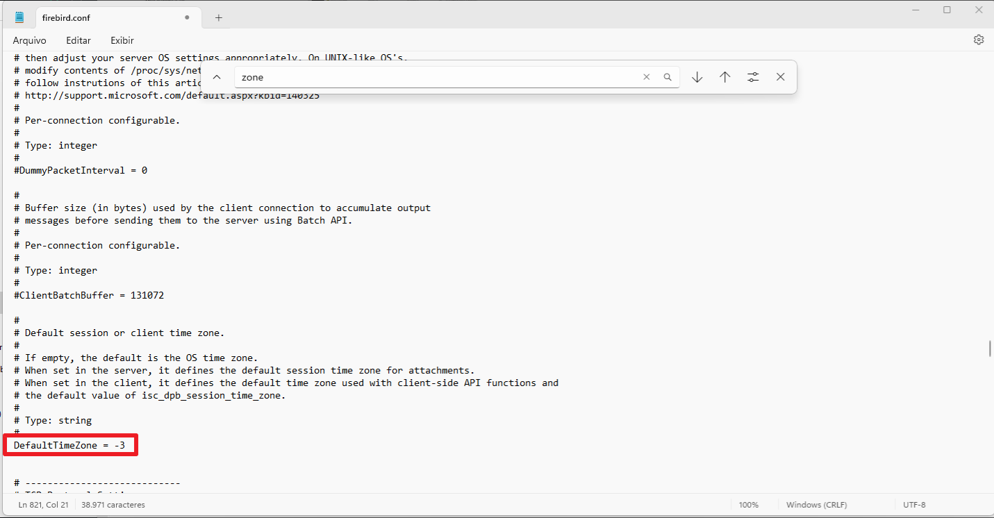 Notepad++ com firebird.conf mostrando o trecho de configuração de fuso horário, com a linha #DefaultTimeZone = destacada antes da edição