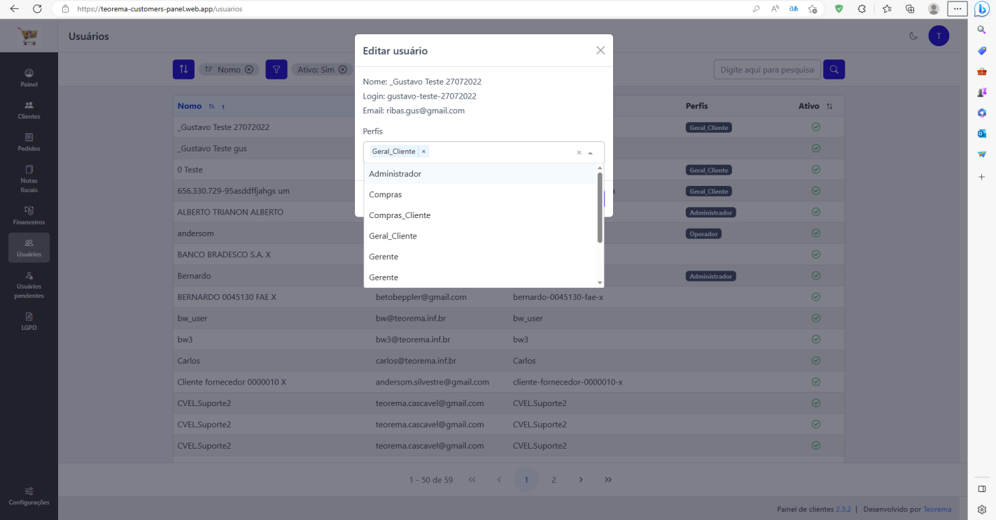 Modal Editar usuário exibindo Nome, Login, Email e dropdown de Perfis com as opções: Administrador, Compras, Compras_Cliente, Geral_Cliente, Gerente