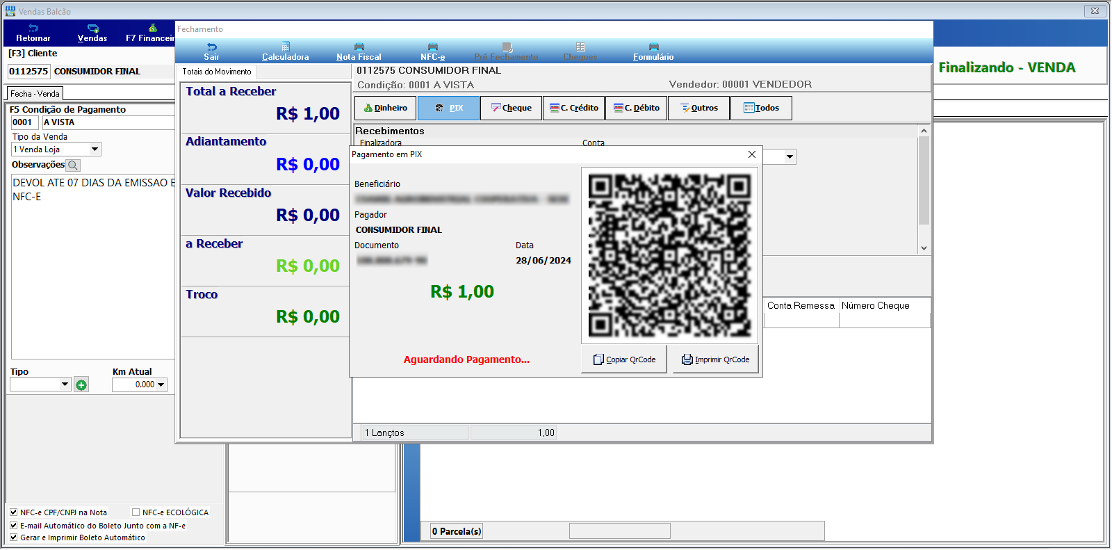 Tela de Finalização de Venda no terminal de caixa exibindo painel com totais a receber e janela de cobrança Pix com QR Code gerado para o valor da venda