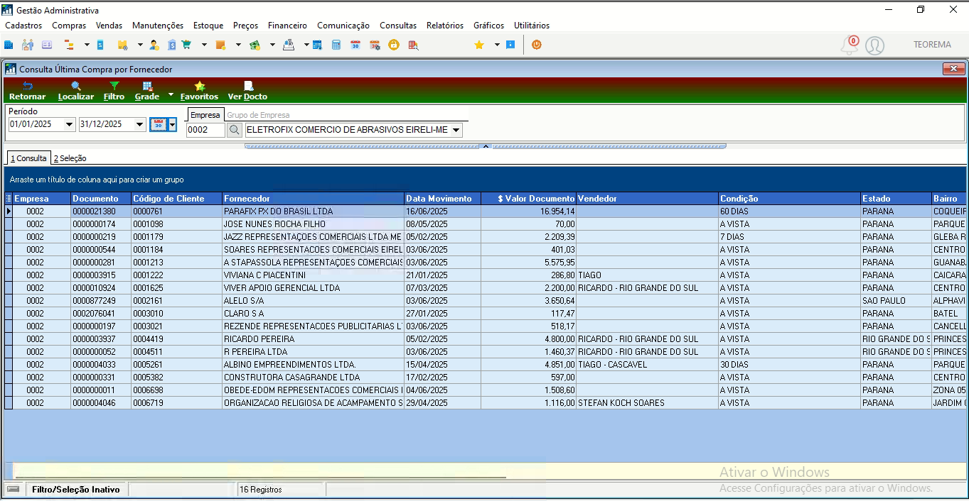 Tela de resultados da consulta Última Compra por Fornecedor com grid listando colunas Empresa, Fornecedor (código e nome), Data Movimento, Valor Documento, Condição, Estado e Bairro; filtros de período e empresa no topo; rodapé exibe total de páginas