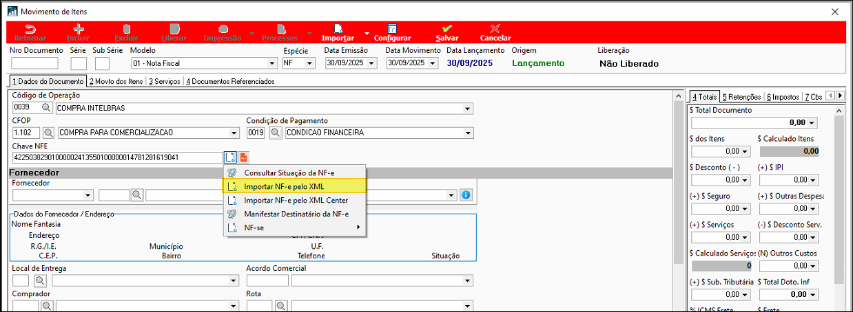 Tela de Movimento de Itens com menu suspenso aberto em Importar, exibindo as opções: Consultar Situação da NF-e, Importar NF-e pelo XML, Importar NF-e pelo XML Center, Manifesto Destinatário do NF-e e NF-se. Campos de cabeçalho visíveis: Nota Fiscal, datas de emissão e movimentação, CFOP, Condição de Pagamento e Chave NFe.