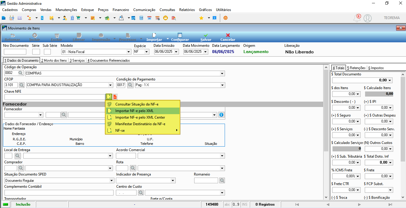 Tela Movimento de Itens com menu suspenso do botão Importar expandido, exibindo as opções: Consultar Situação da NF-e, Importar NF-e pelo XML (destacada), Importar NF-e pelo XML Center, Manifestar Destinatário da NF-e e NF-se