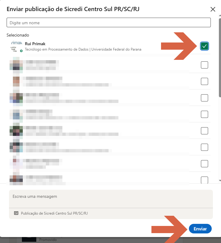 Modal "Enviar publicação" do LinkedIn com campo "Digite um nome", lista de contatos com caixas de seleção, campo "Escreva uma mensagem" e botão azul "Enviar"