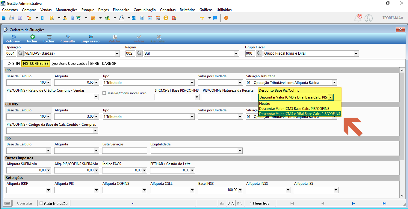 Tela Cadastro de Situações na aba PIS, COFINS, ISS com dropdown Desconto Base Pis/Cofins expandido exibindo as opções Neutro, Descontar Valor ICMS Base Calc. PIS/COFINS e Descontar Valor ICMS e Difal Base Calc. PIS/COFINS selecionada