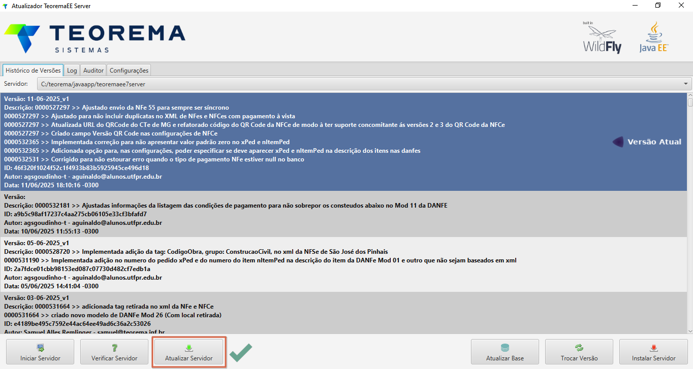Atualizador TeoremaEE Server — aba "Histórico de Versões" exibindo entradas de versão com descrições de chamados. Botão "Atualizar Servidor" destacado na barra inferior