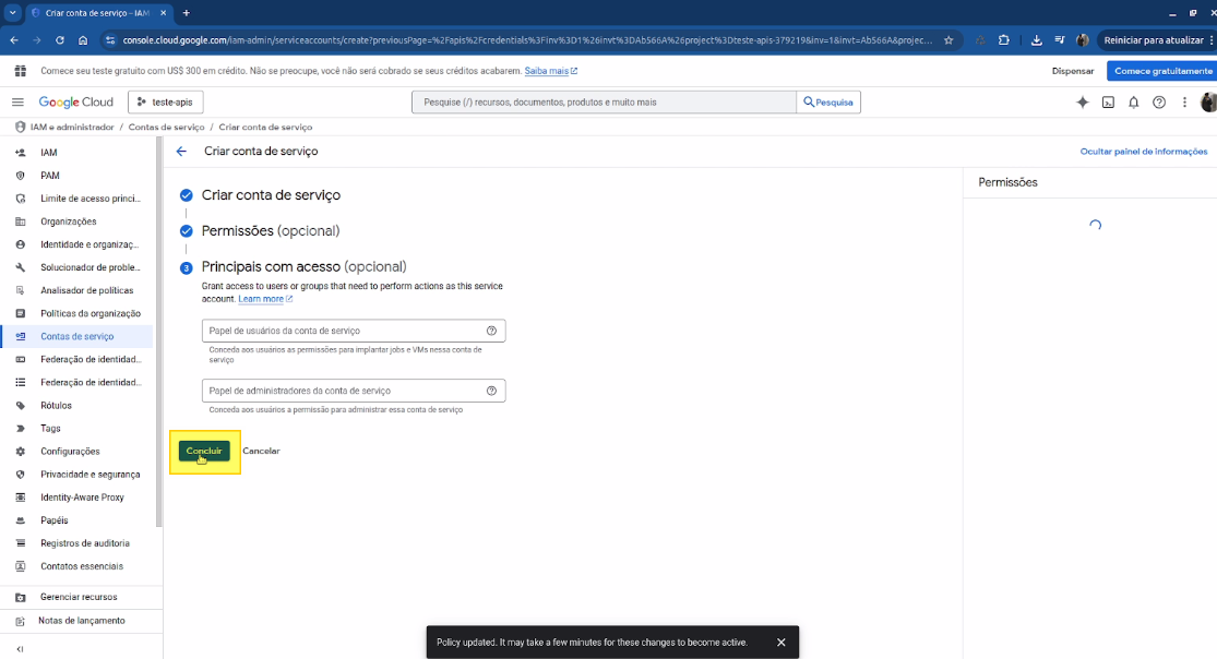 Etapa Principais com acesso (opcional) no assistente Criar conta de serviço; botão Concluir destacado em amarelo; painel de Permissões visível à direita
