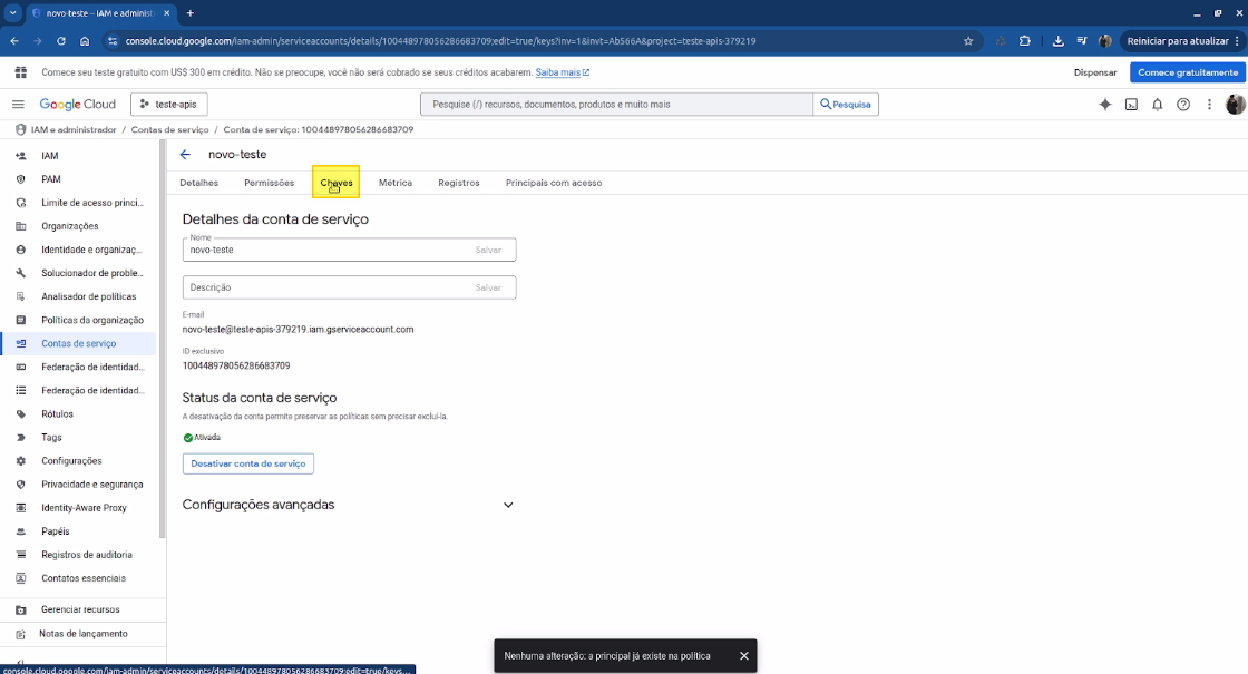 Tela de detalhes da conta de serviço novo-teste com campos Nome, Descrição, E-mail e ID exclusivo; Status da conta de serviço Ativo; aba Chaves destacada em amarelo