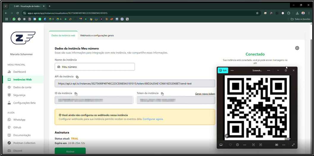 Tela de detalhes da instância Z-API com QR Code exibido à direita para leitura pelo WhatsApp; campos Nome da instância, API da instância, ID da instância e Token da instância visíveis
