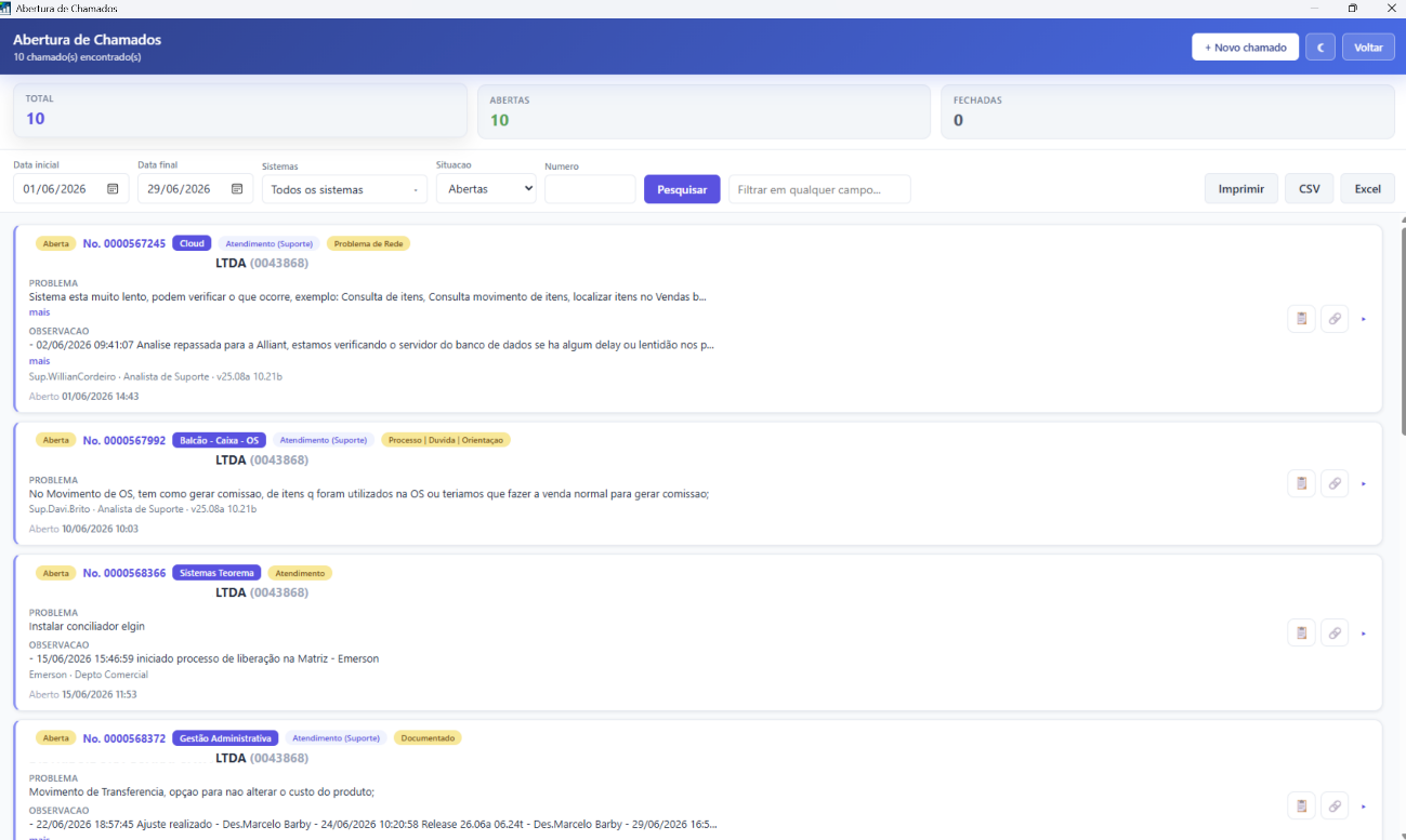 Tela de Atalho de Chamados com lista de solicitações, filtros de data, sistema e status, com botão "Novo Chamado" em destaque