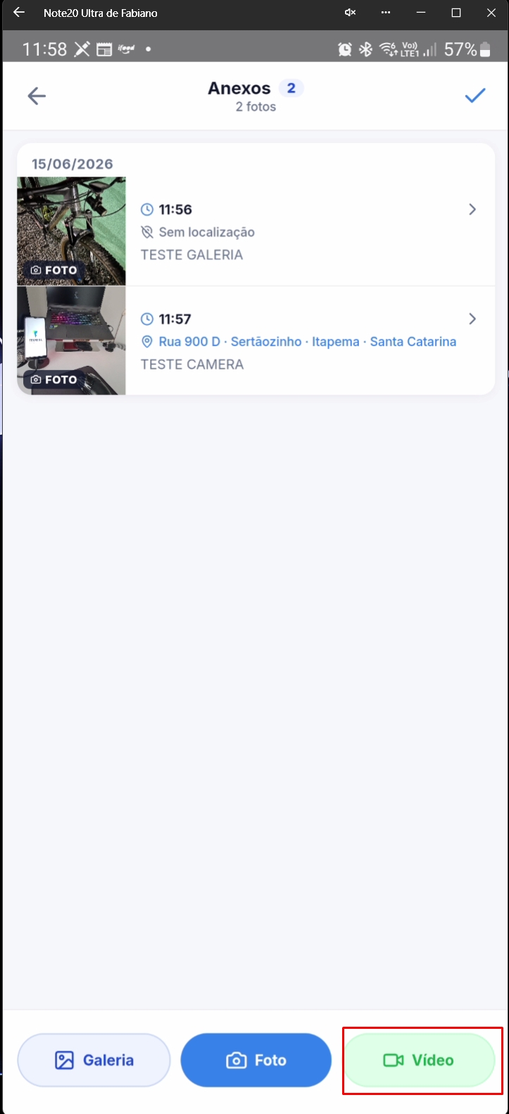Tela de anexos com duas fotos e botão de vídeo destacado