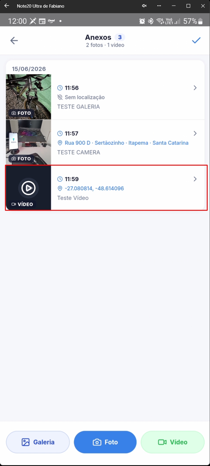 Tela de anexos mostrando fotos e vídeo adicionados